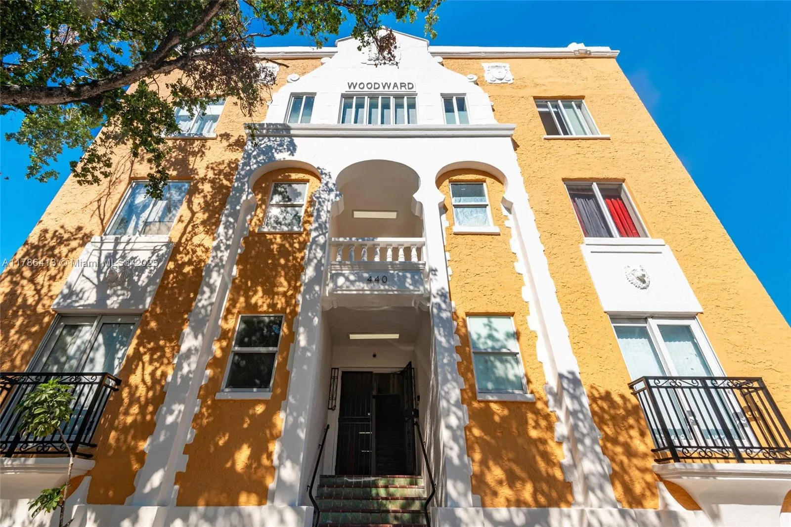 for sale at 440 SW 5th Ave, Miami FL 33130