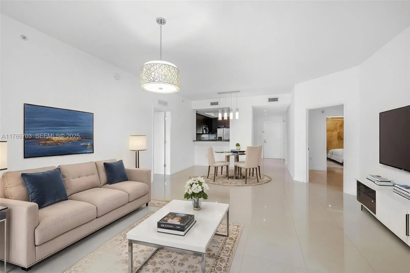 2 bedroom 2 bath for sale at 3030 NE 188th St # 606, Aventura FL 33180