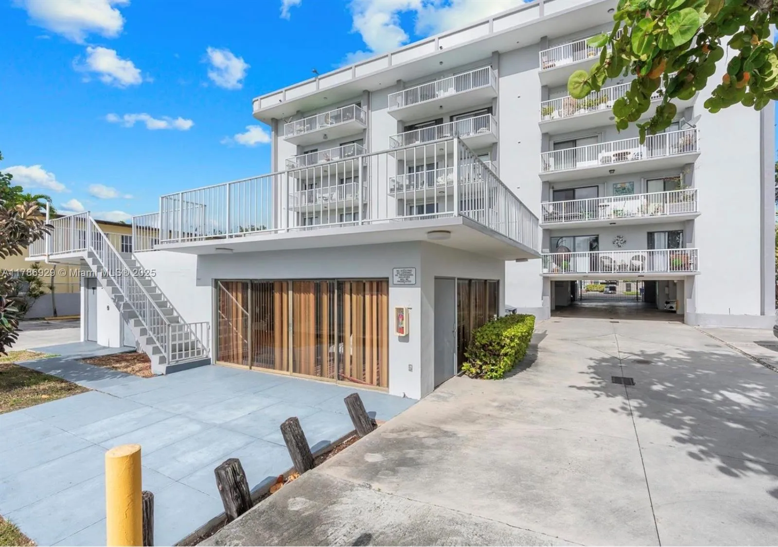130 S Shore Dr # 2F, Miami Beach FL 33141