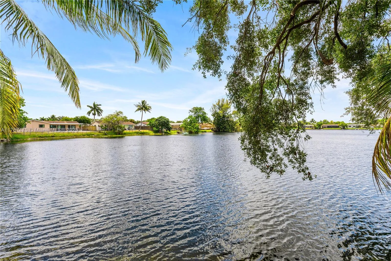 2 bedroom 1 bath for sale at 8956 Palm Tree Ln # 8956, Pembroke Pines FL 33024