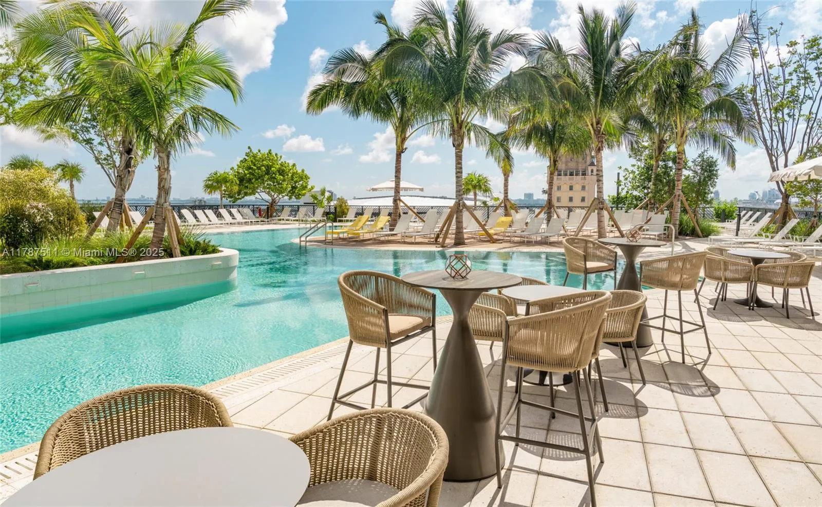 1 bedroom 1 bath for sale at 601 NE 1st Ave # 4609, Miami FL 33132