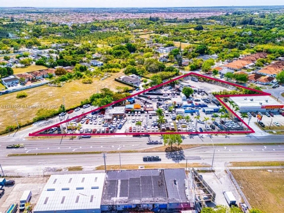 22825 S Dixie Hwy, Miami FL 33170