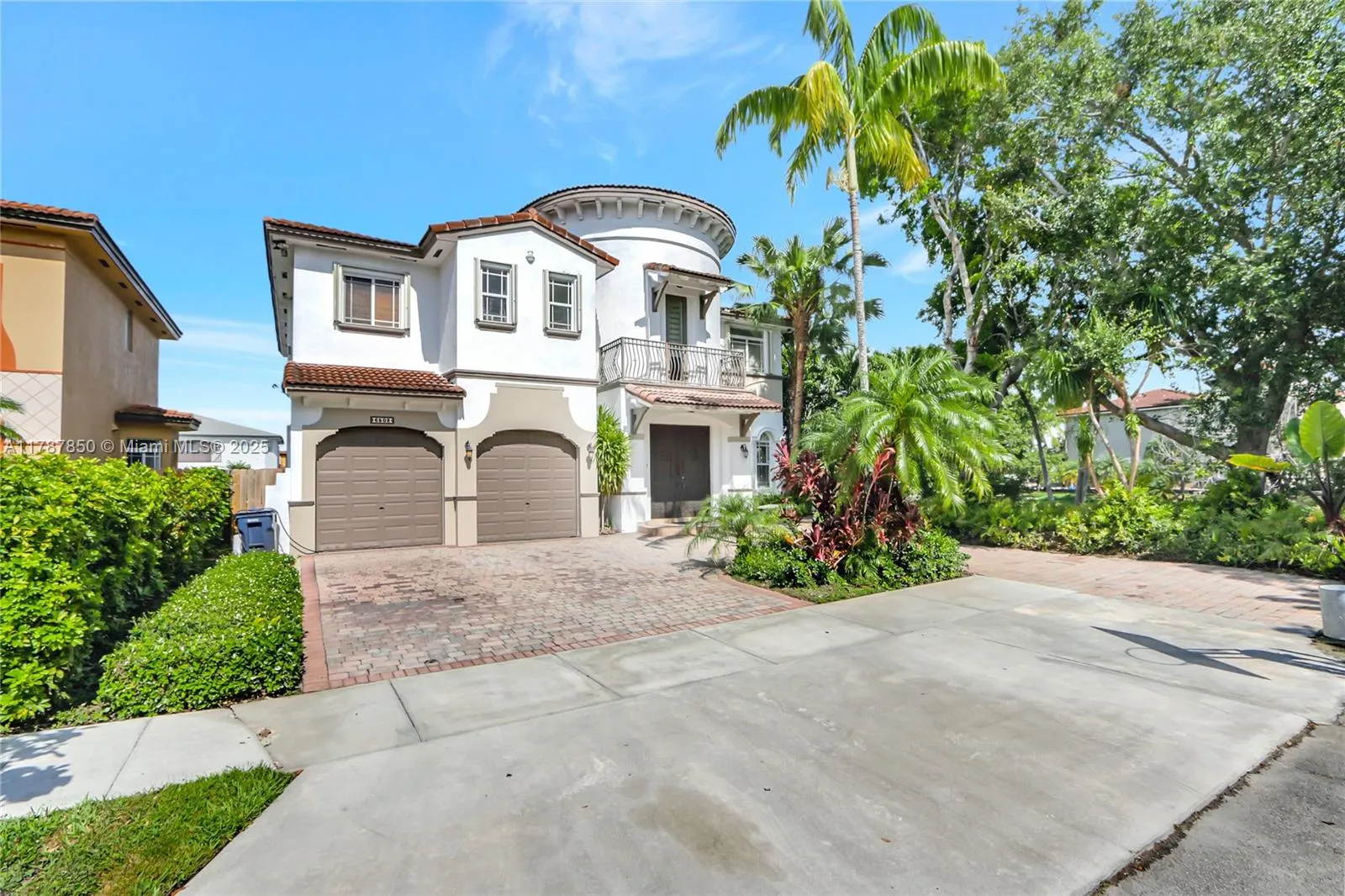 4 bedroom 4 bath for sale at 6502 SW 162nd Ct, Miami FL 33193