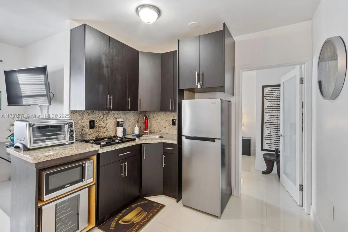 335 Ocean Dr # 310, Miami Beach FL 33139