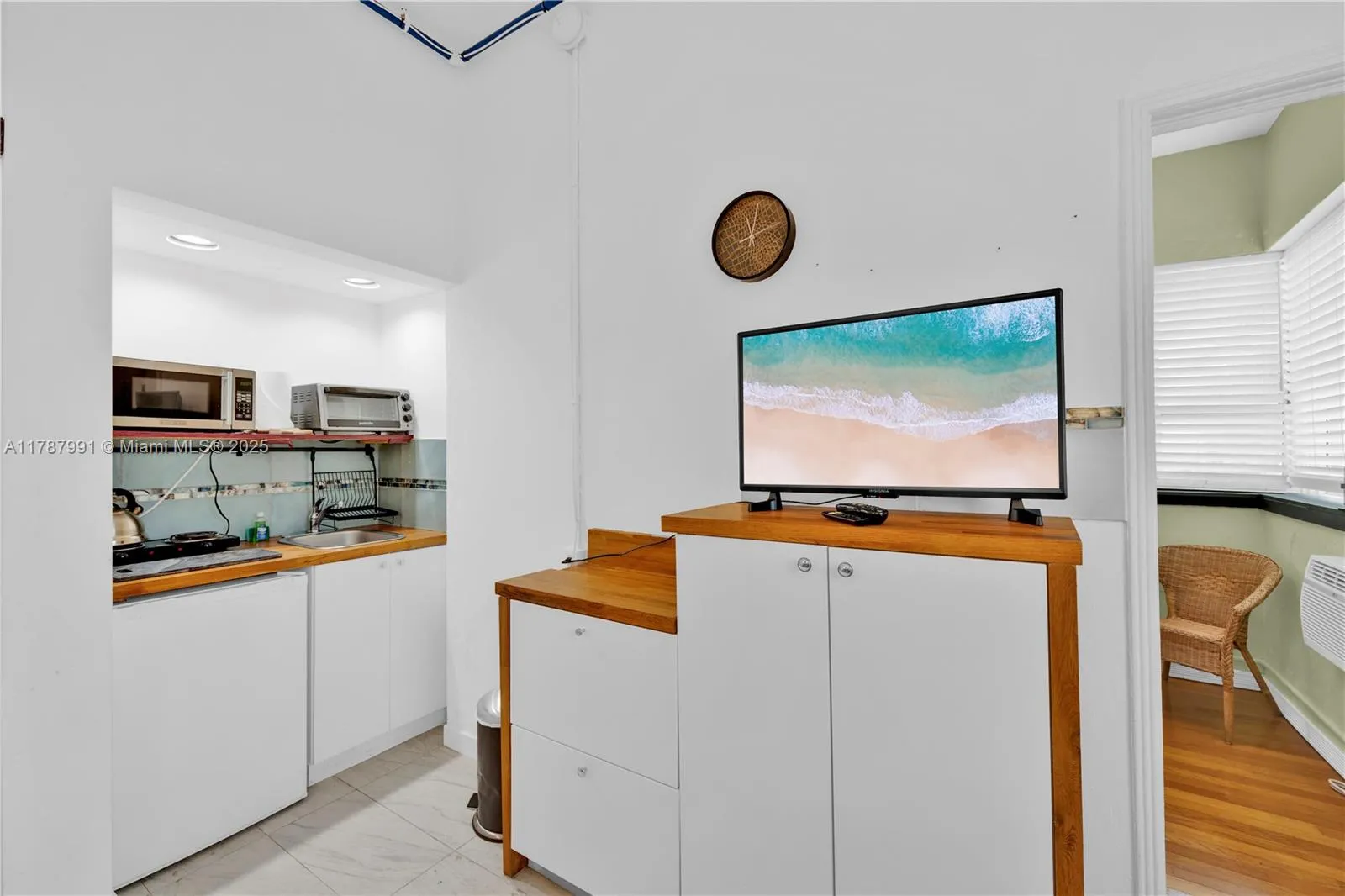 255 W 24th St # 136, Miami Beach FL 33140