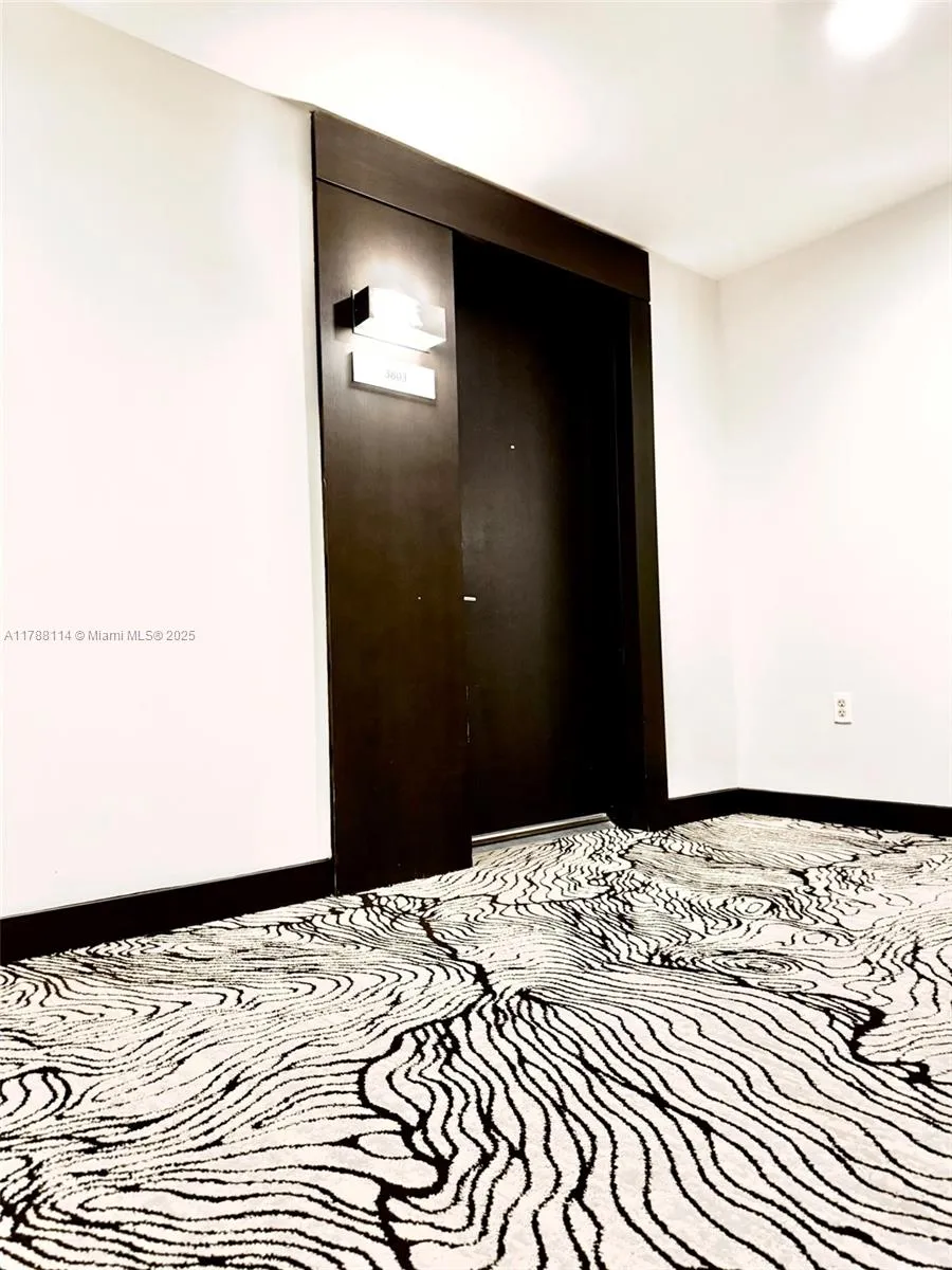 1 bedroom 2 bath for sale at 900 Biscayne Blvd # 3803, Miami FL 33132