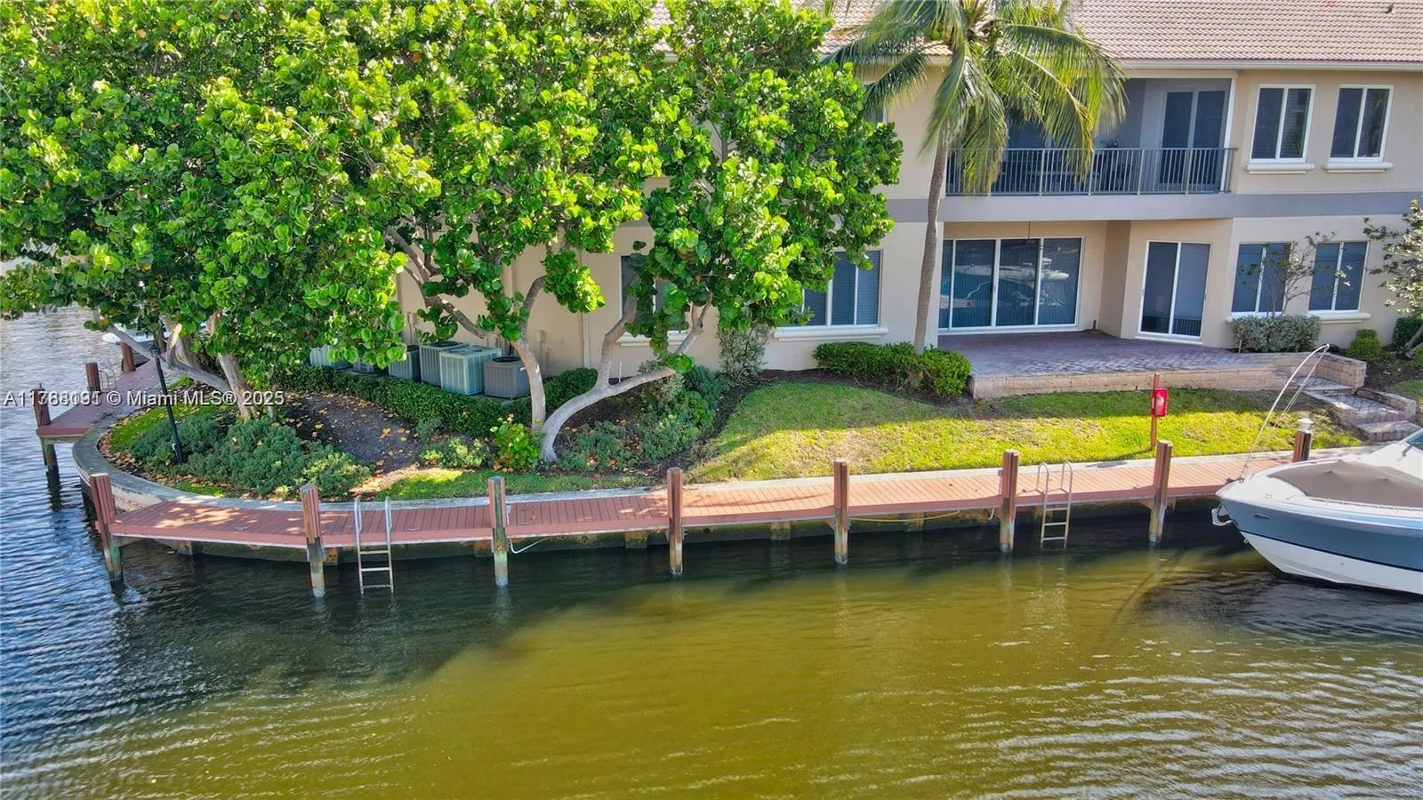 23 Royal Palm Way # 16, Boca Raton FL 33432