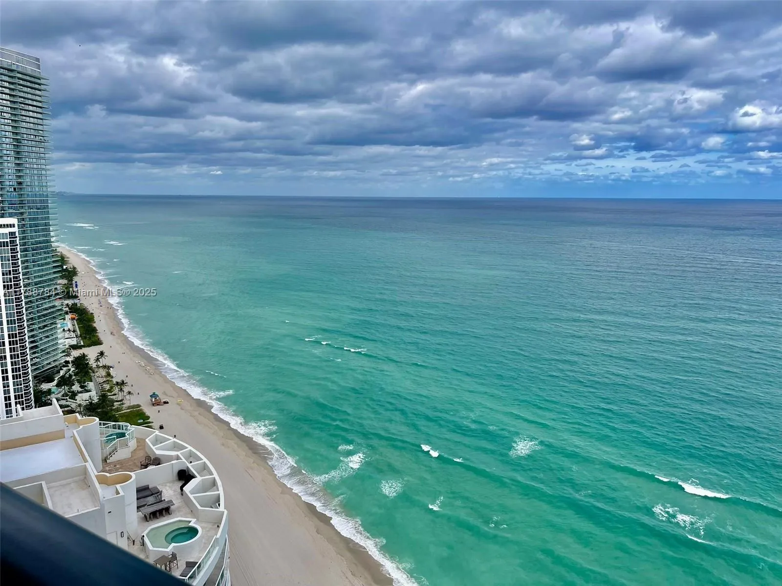 4 bedroom 4 bath for sale at 18555 Collins Ave # 3705, Sunny Isles Beach FL 33160