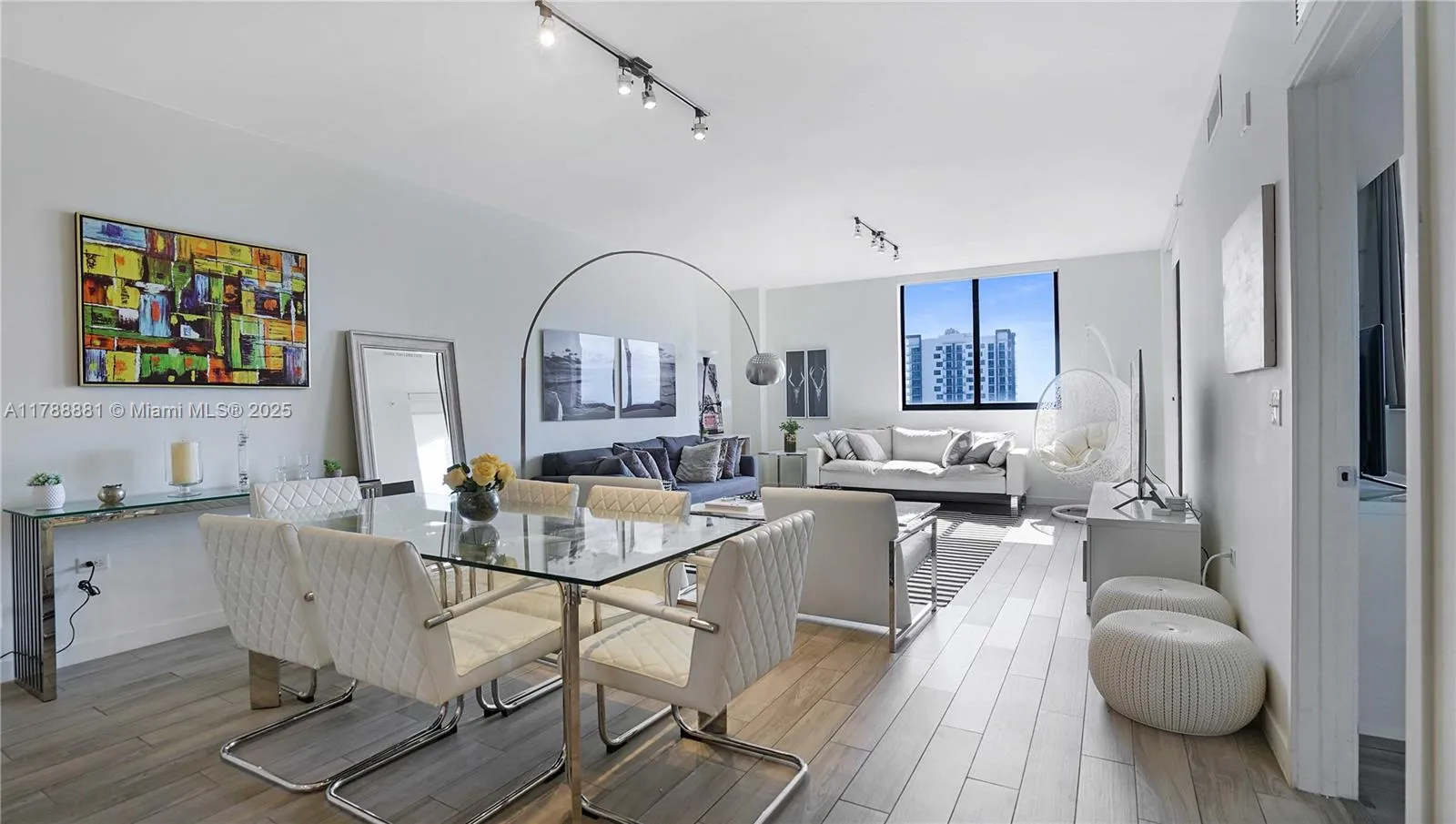 999 SW 1 AVE # 2313, Miami FL 33131