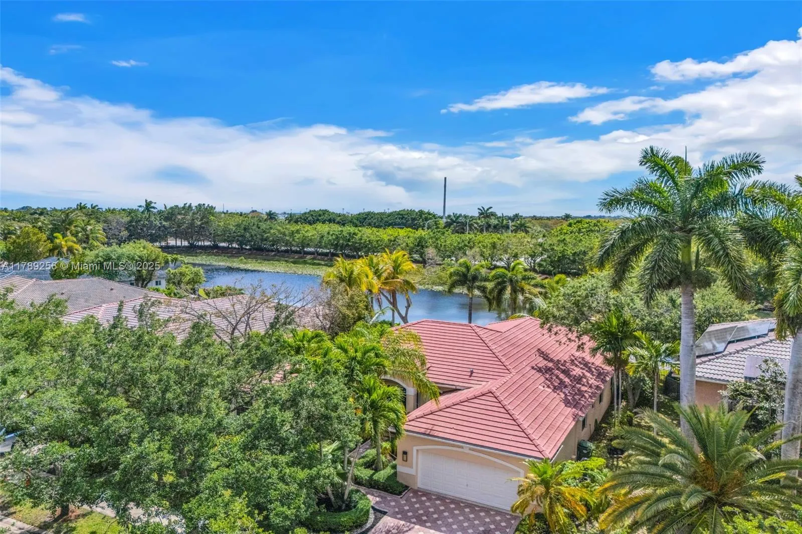 3739 Oak Ridge Cir, Weston FL 33331
