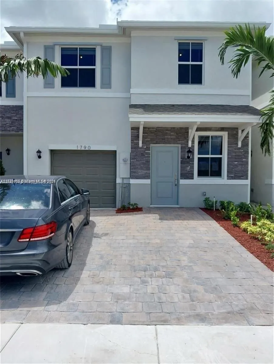 4 bedroom 2 bath for sale at 1790 SE 7th Ter, Homestead FL 33034