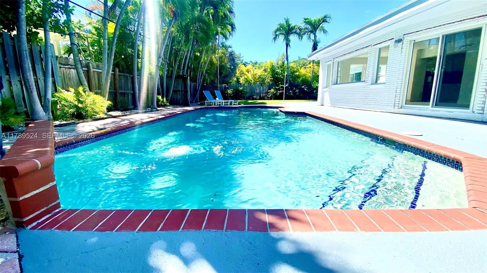 255 Ridgewood Rd, Key Biscayne FL 33149