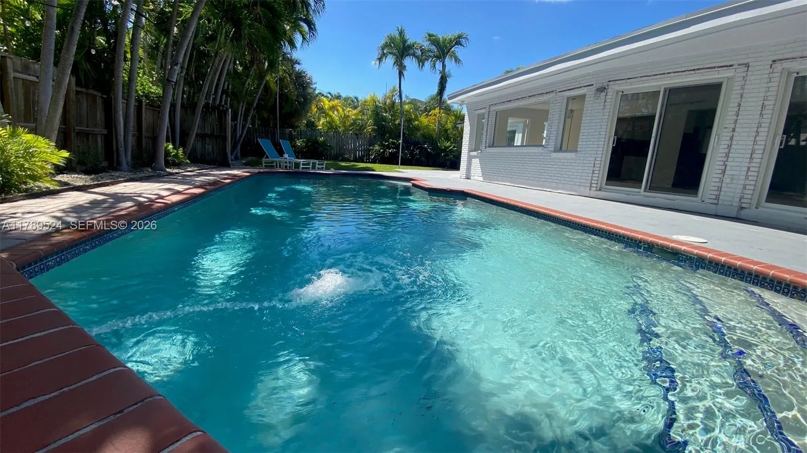 255 Ridgewood Rd, Key Biscayne FL 33149