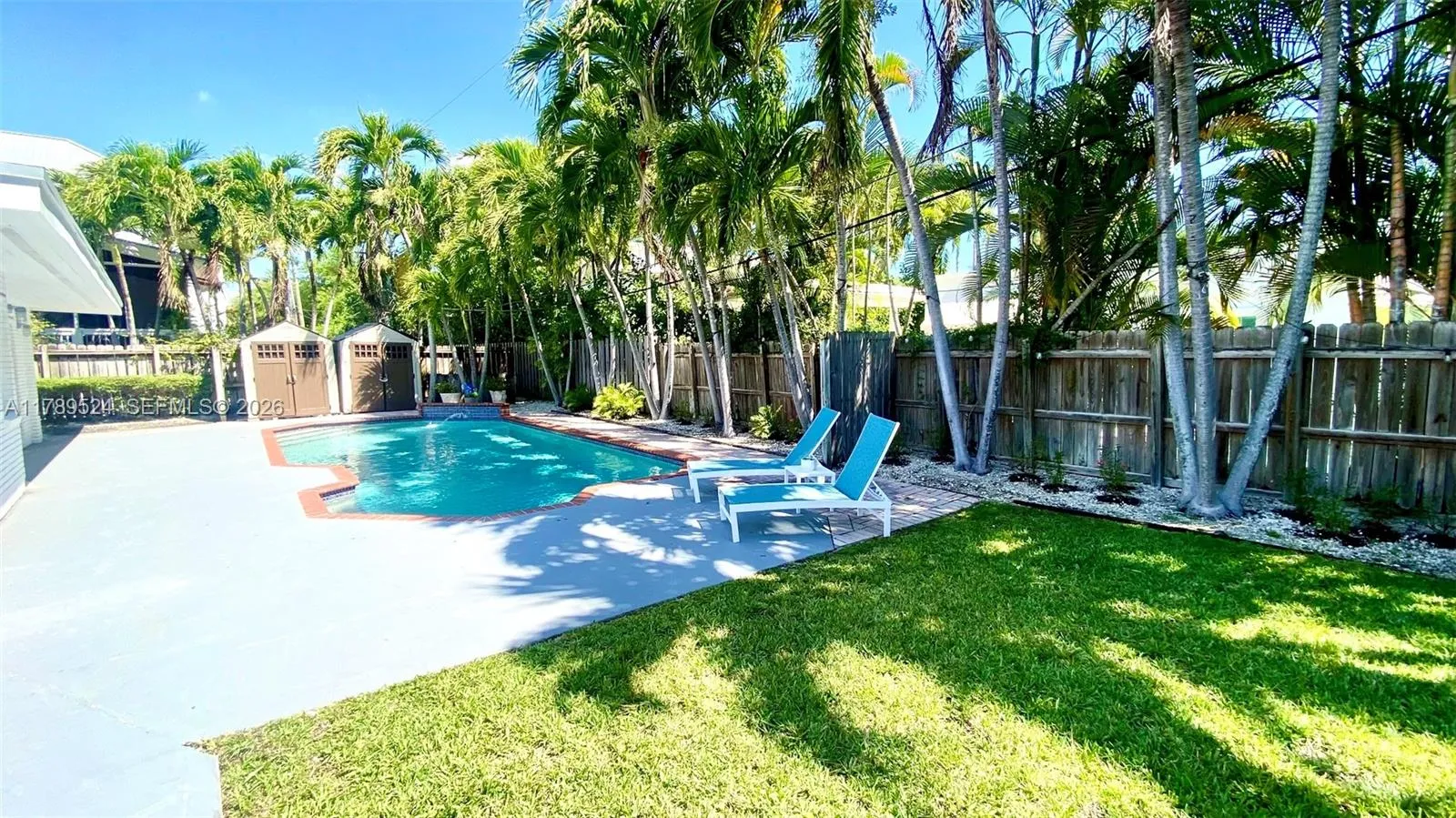 255 Ridgewood Rd, Key Biscayne FL 33149