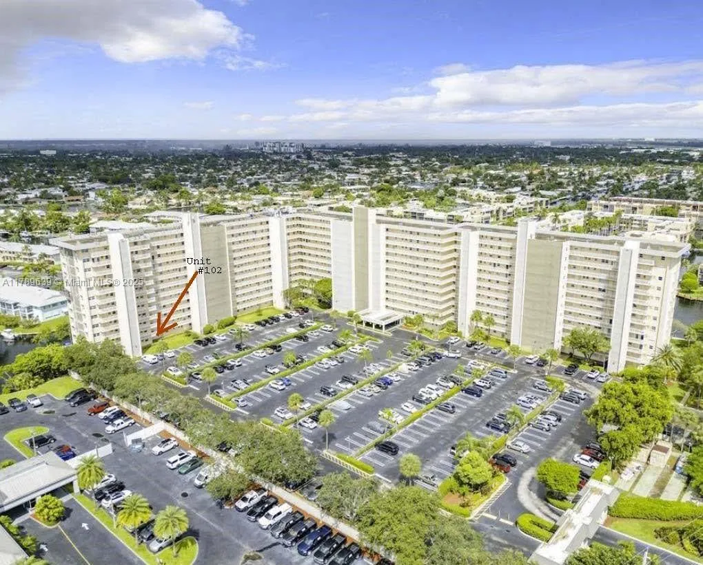 2 bedroom 2 bath for sale at 801 S Federal Hwy # 102, Pompano Beach FL 33062