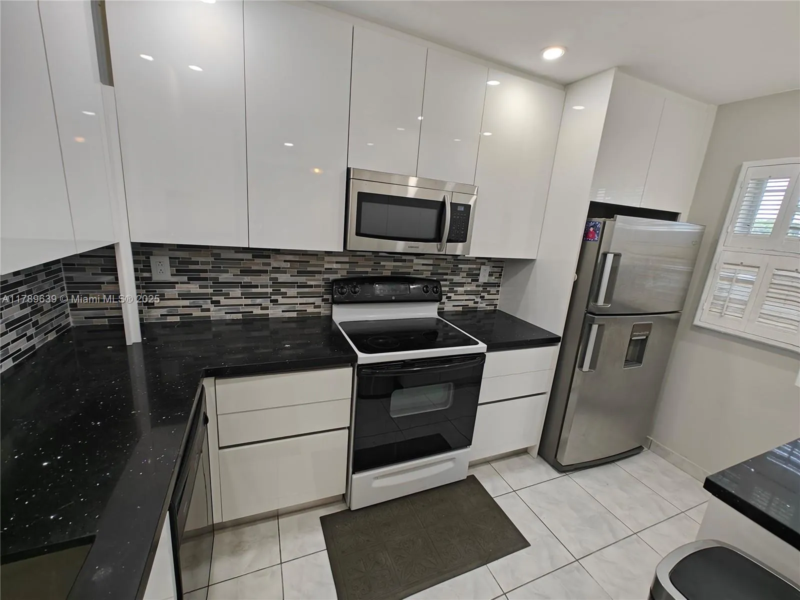801 S Federal Hwy # 102, Pompano Beach FL 33062