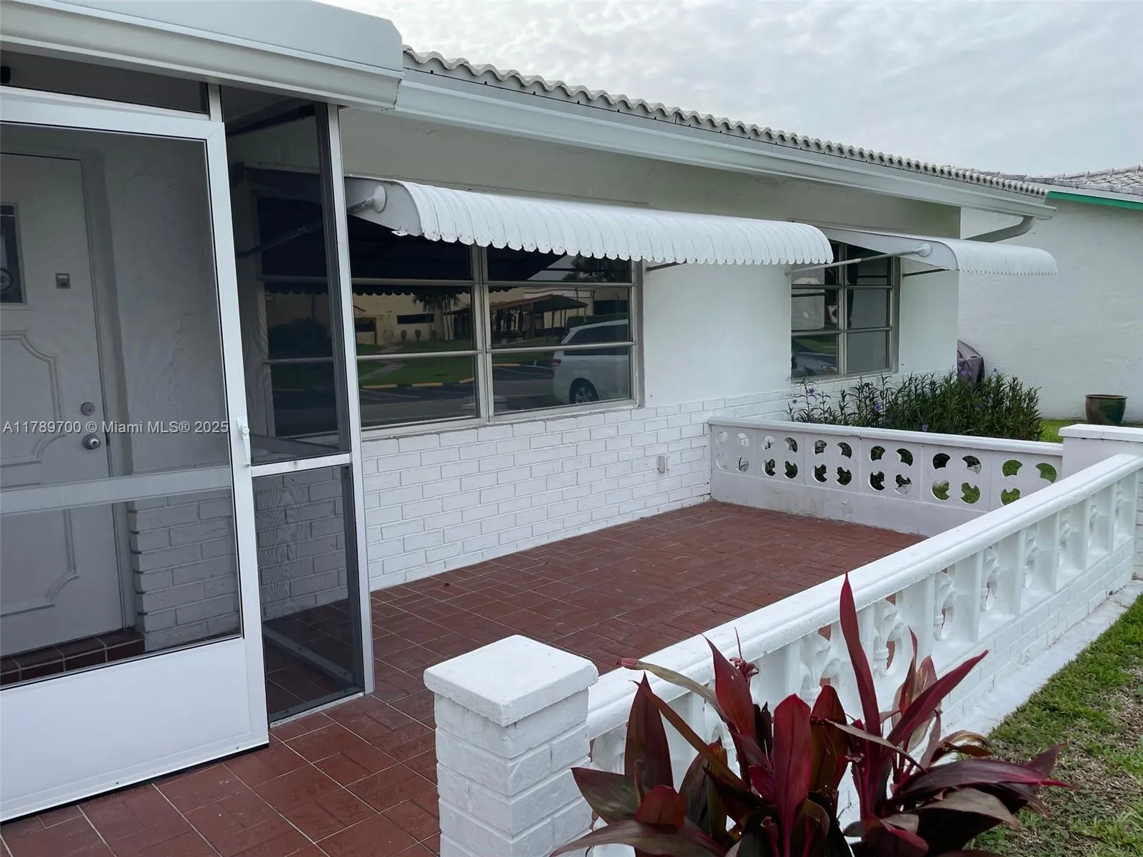 1228 NW 85th Ave, Plantation FL 33322