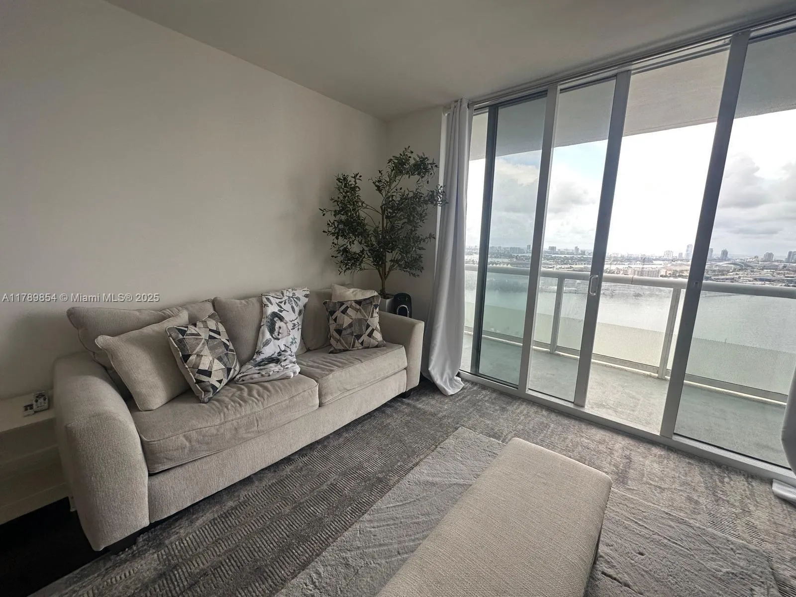 50 Biscayne Blvd # 3308, Miami FL 33132