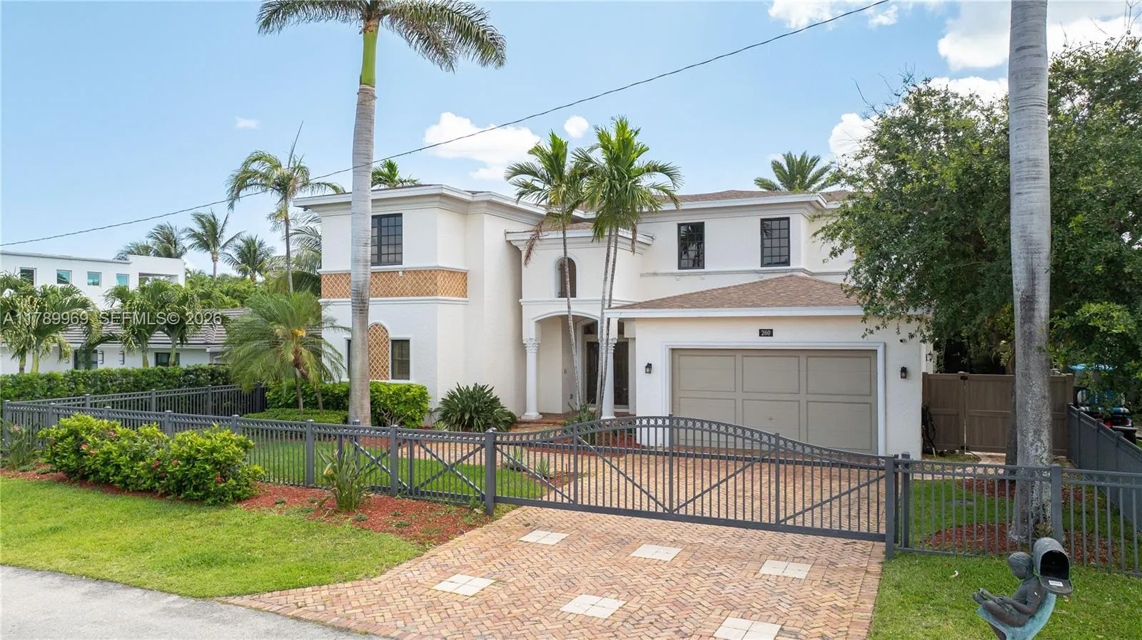 260 NE Wavecrest Ct, Boca Raton FL 33432