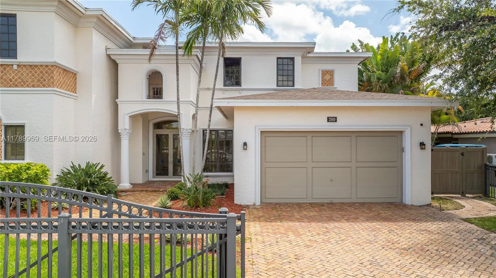 260 NE Wavecrest Ct, Boca Raton FL 33432