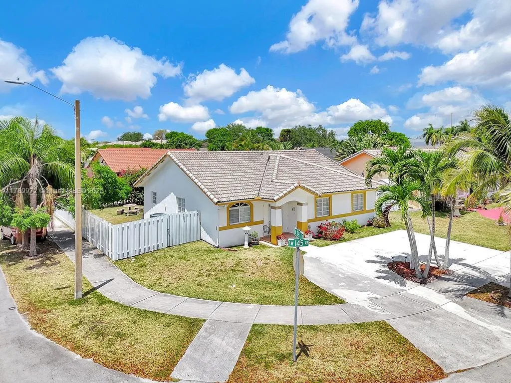 3864 SW 145th Ave, Miami FL 33175