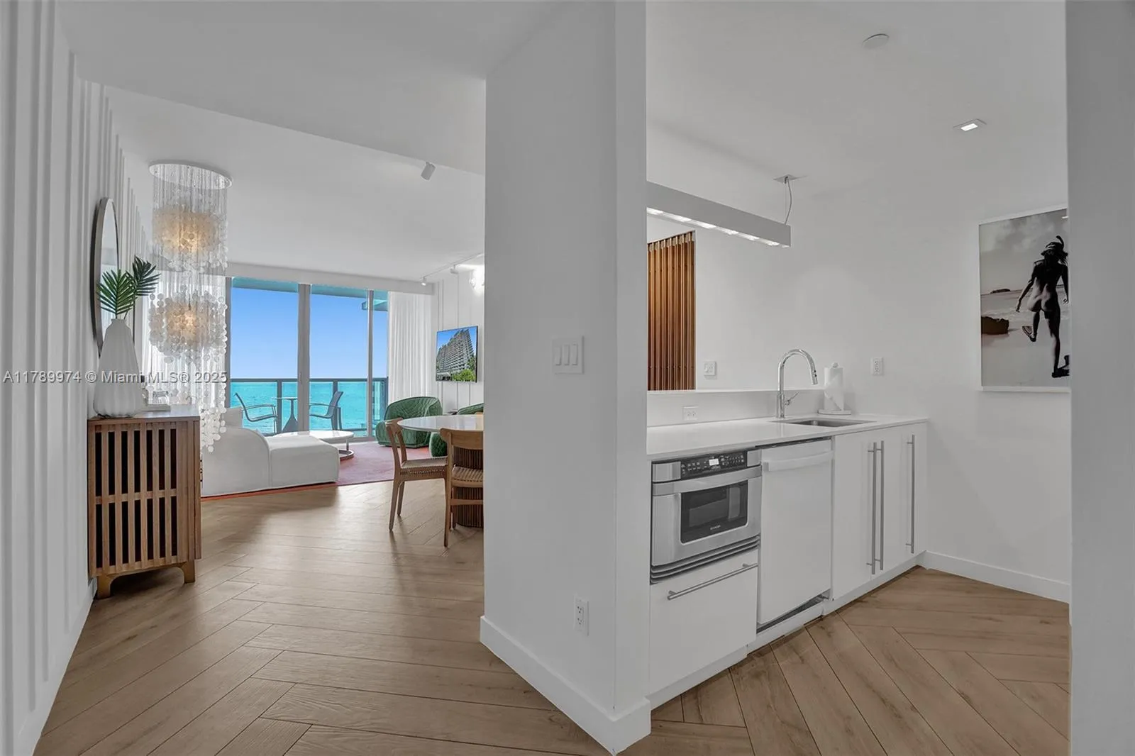 2201 Collins Ave # 1215, Miami Beach FL 33139