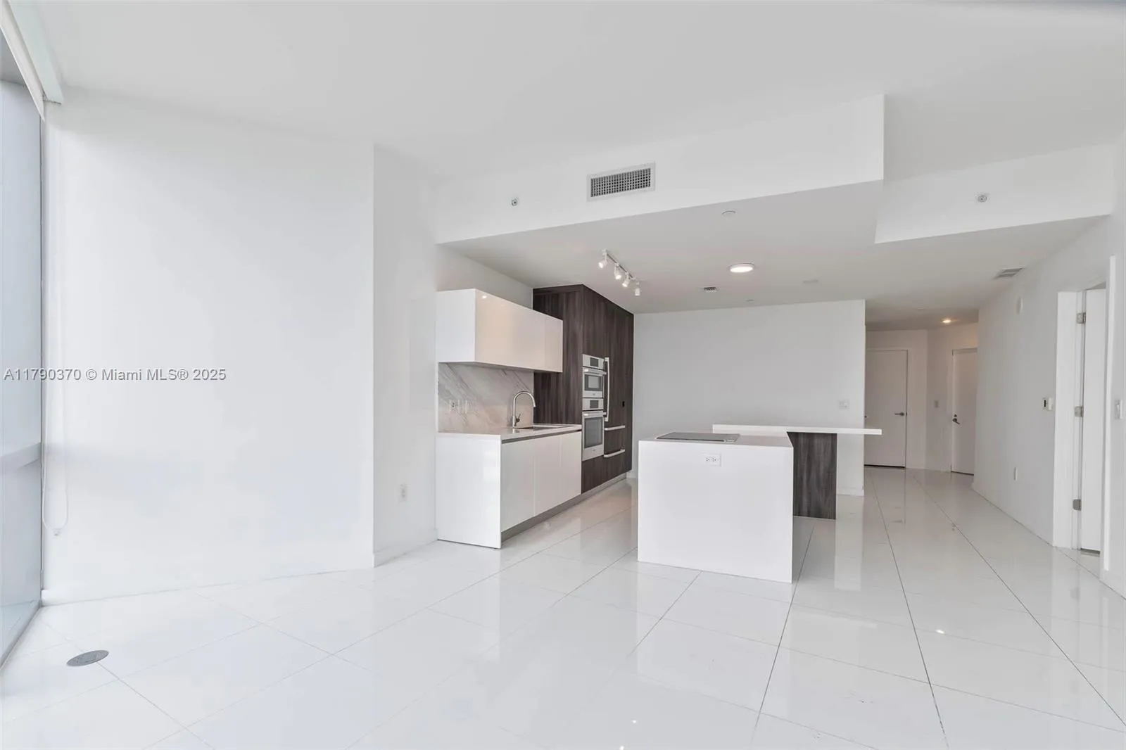 851 NE 1st Ave # 1904, Miami FL 33132