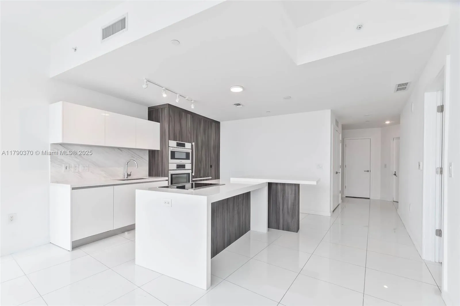 851 NE 1st Ave # 1904, Miami FL 33132