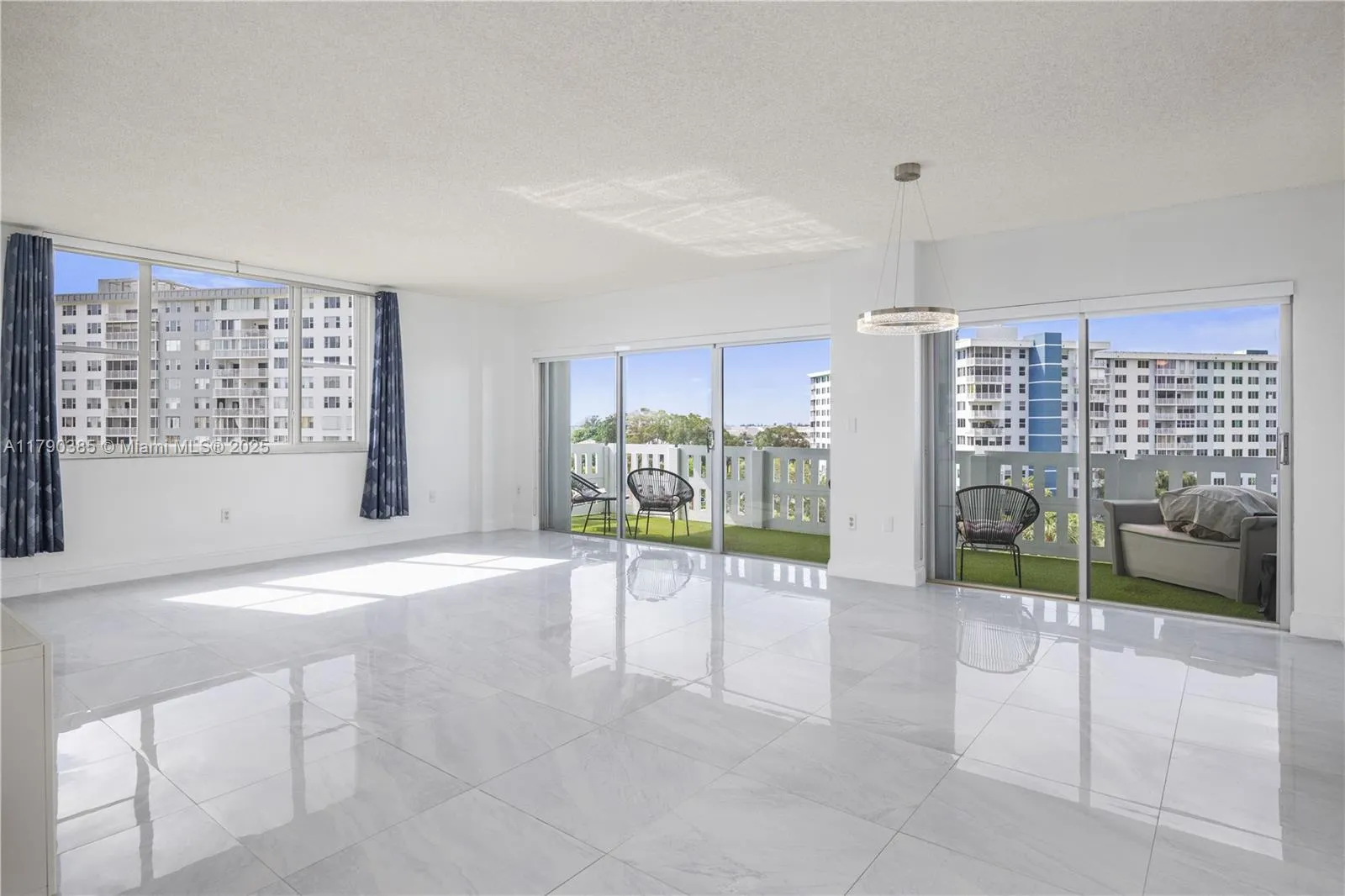 2 bedroom 2 bath for sale at 4001 Hillcrest Dr # 601, Hollywood FL 33021