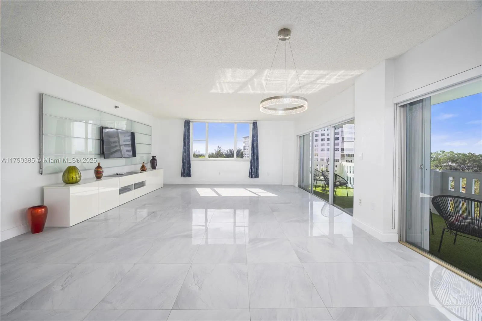 4001 Hillcrest Dr # 601, Hollywood FL 33021