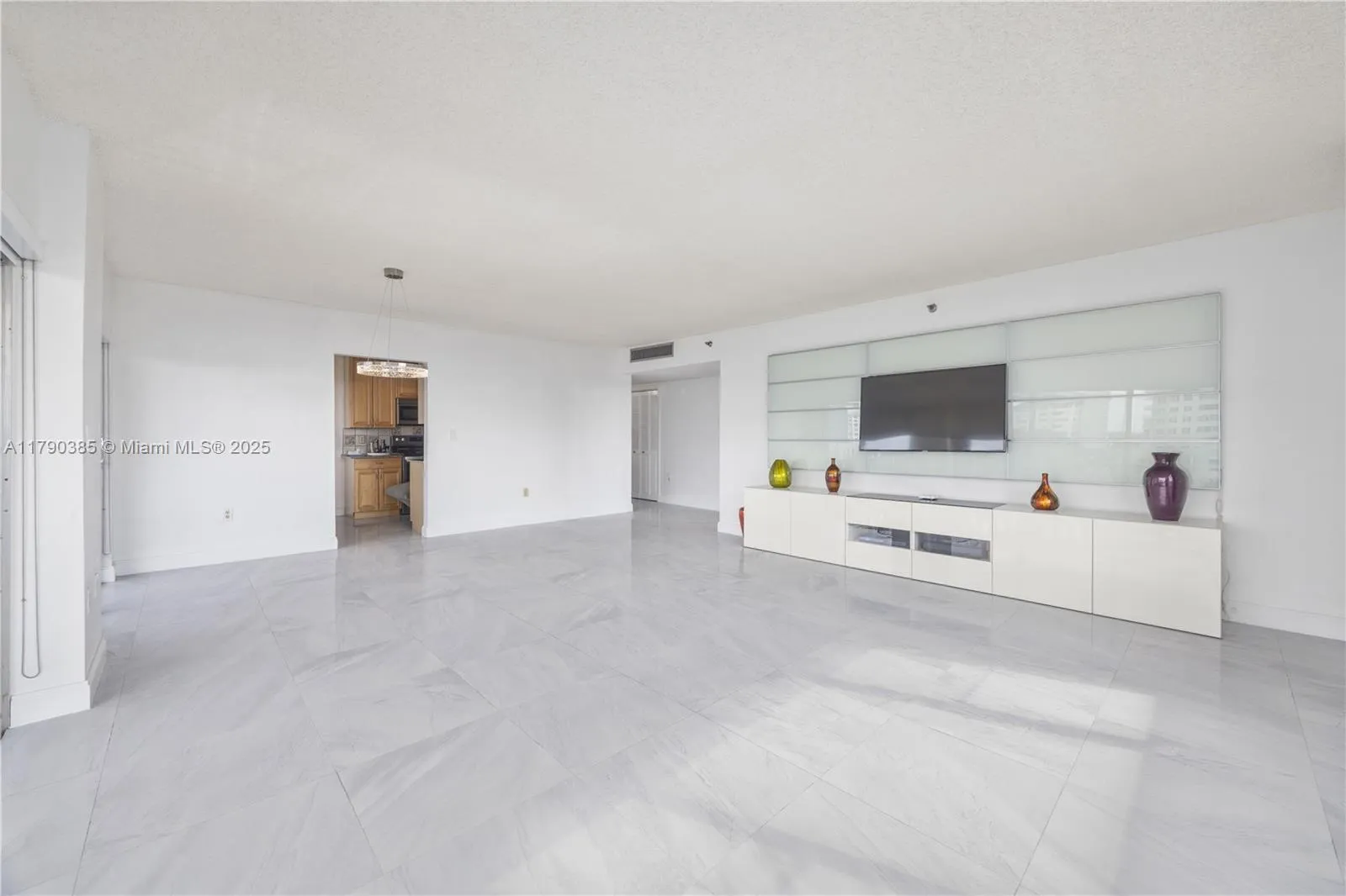 4001 Hillcrest Dr # 601, Hollywood FL 33021