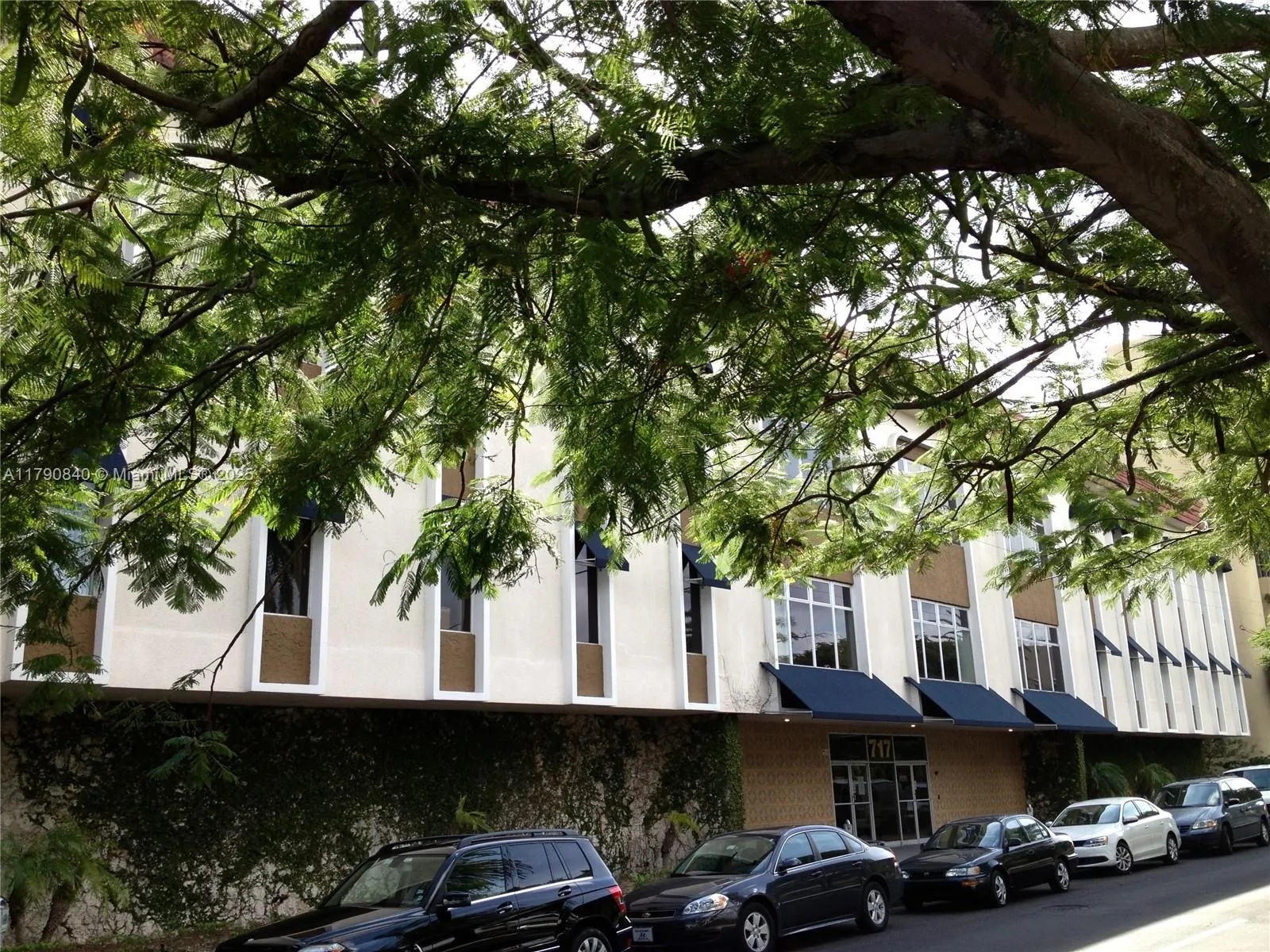 for sale at 717 Ponce De Leon Blvd # 326, Coral Gables FL 33134