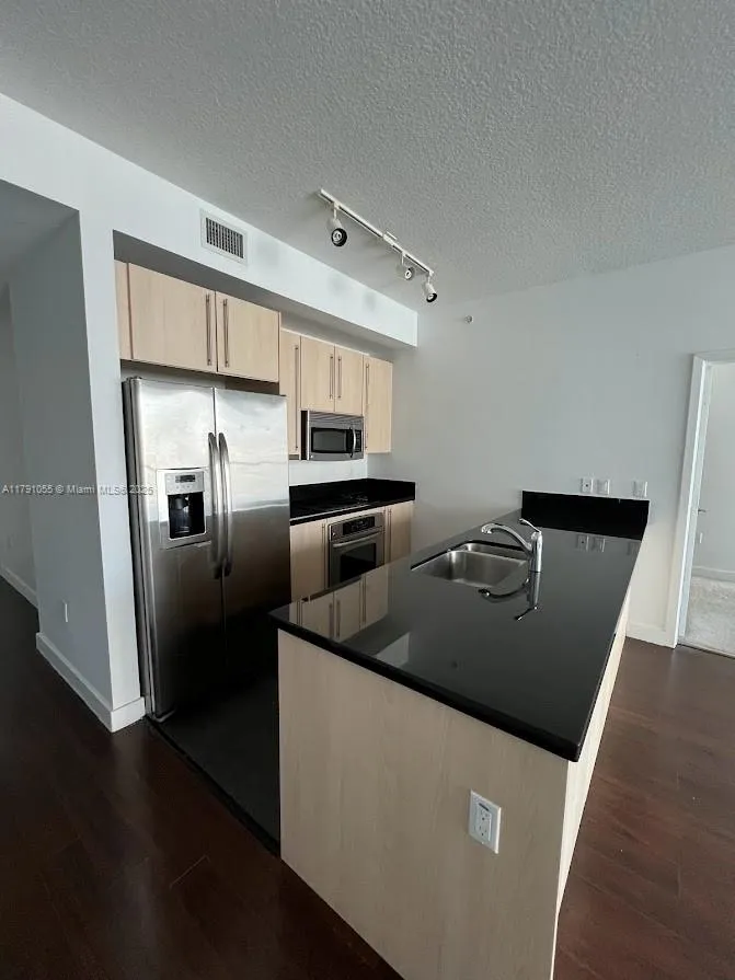 79 SW 12th St, Miami FL 33130