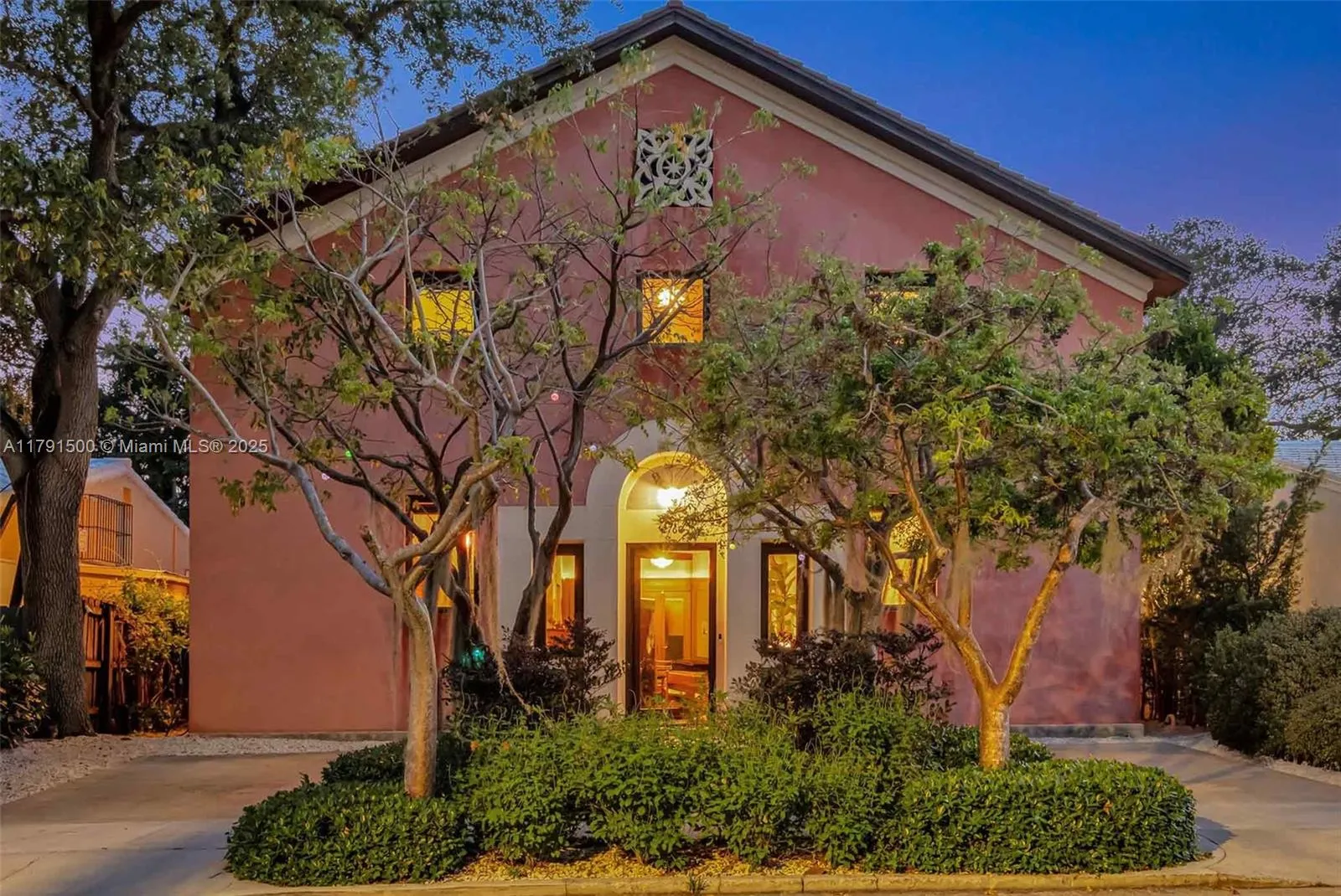 2760 Kirk St, Coconut Grove FL 33133