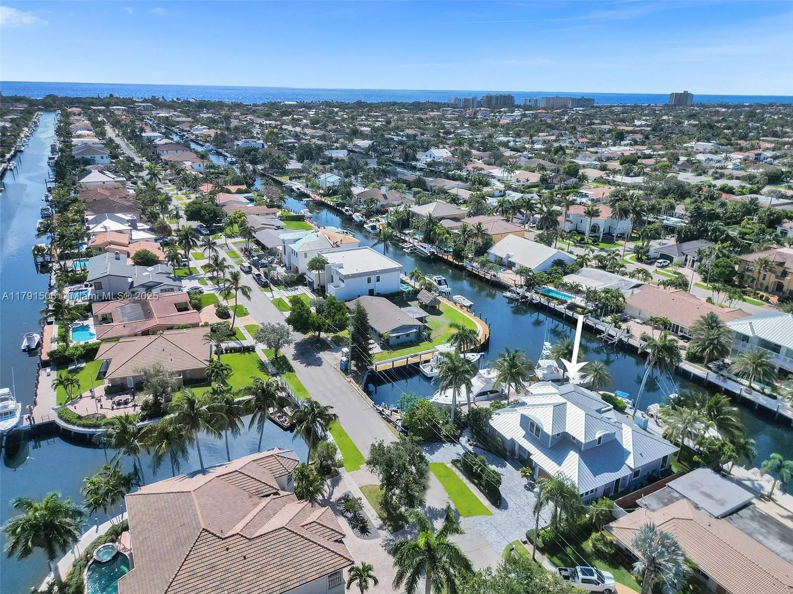 2340 NE 48th St, Lighthouse Point FL 33064