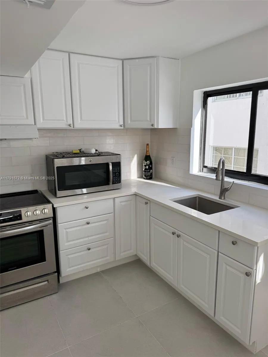 2939 Indian Creek Dr # 307, Miami Beach FL 33140