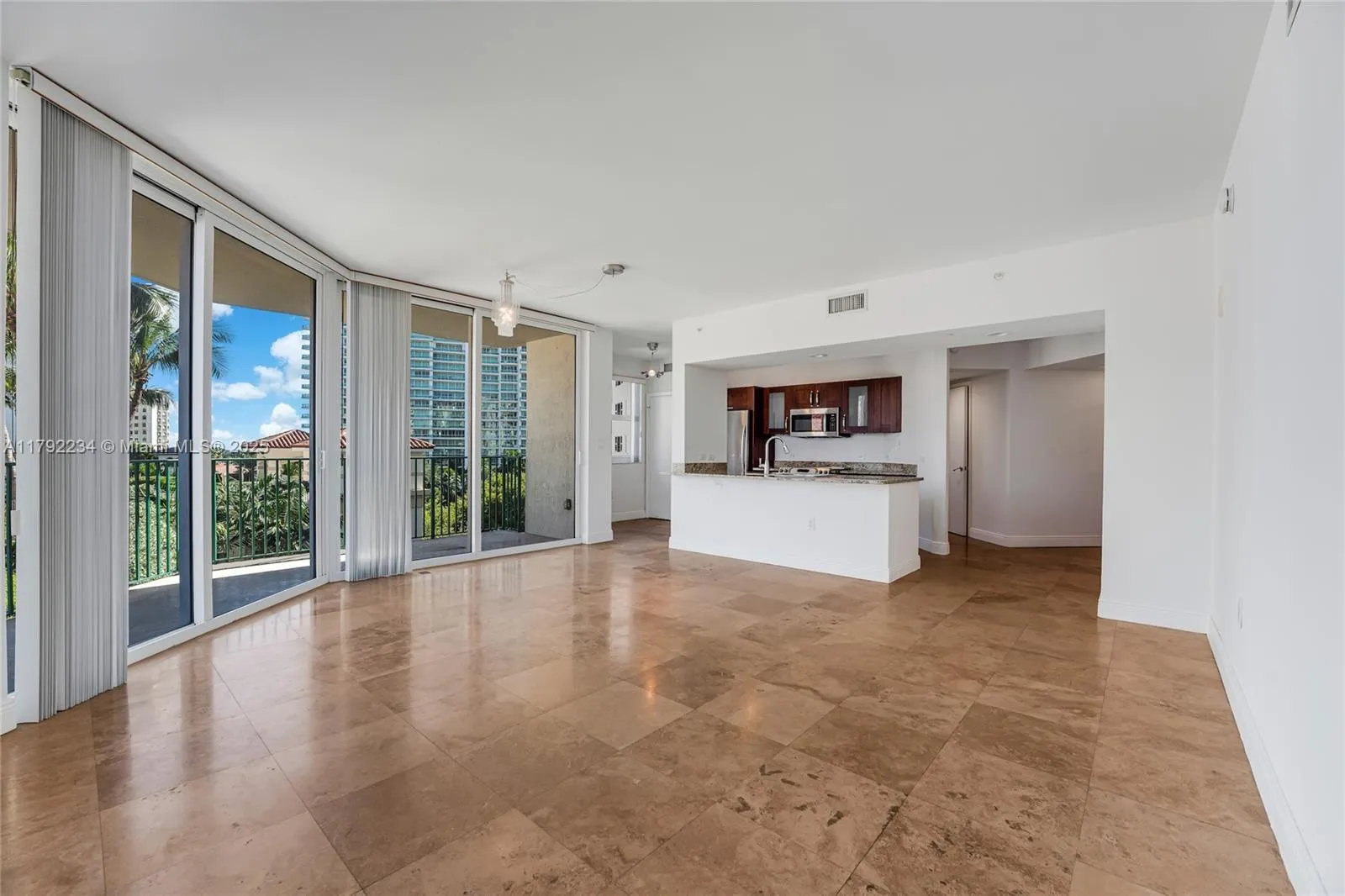 19900 E Country Club Dr, Aventura FL 33180