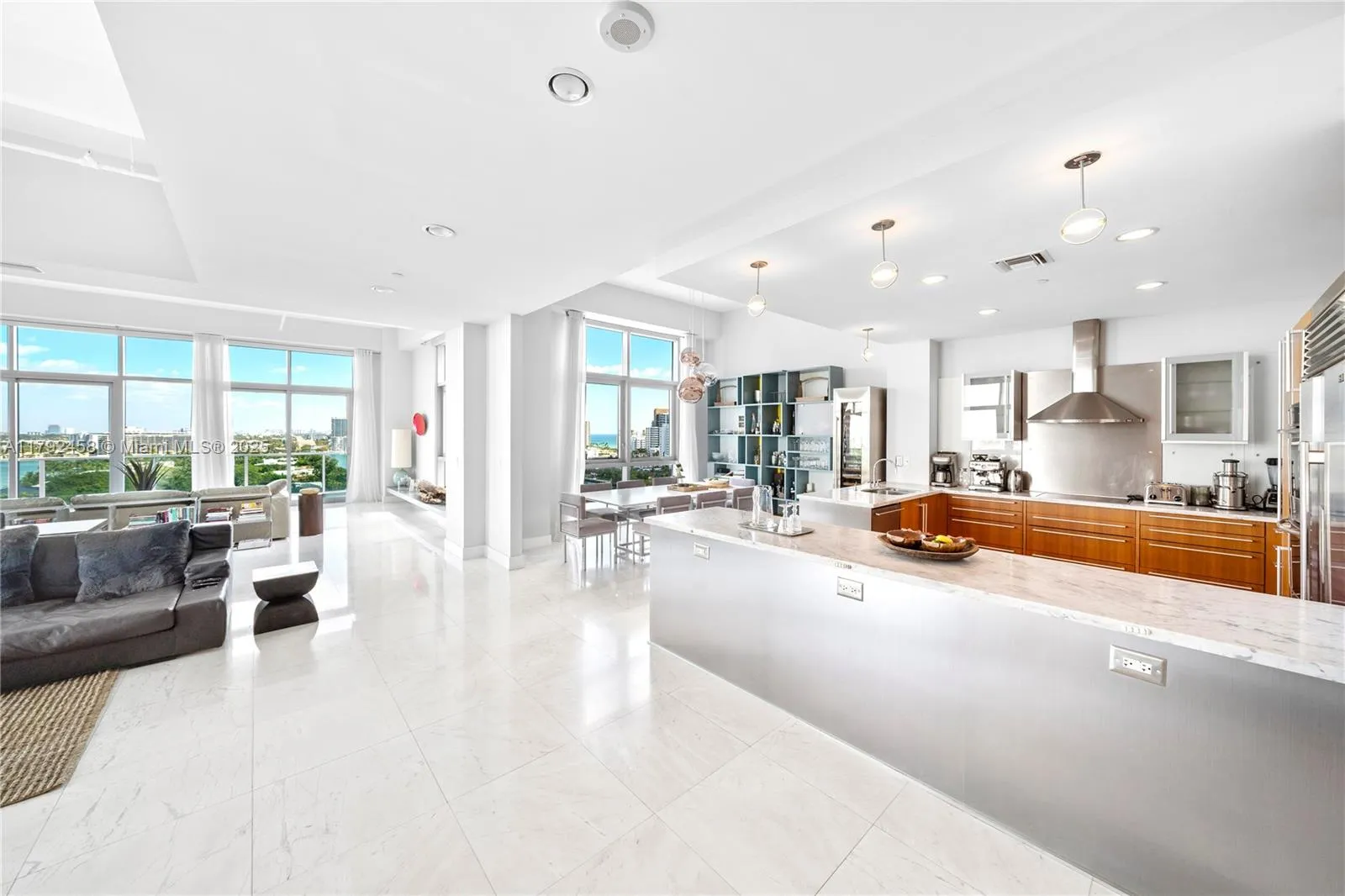 201 Aqua Ave, Miami Beach FL 33141