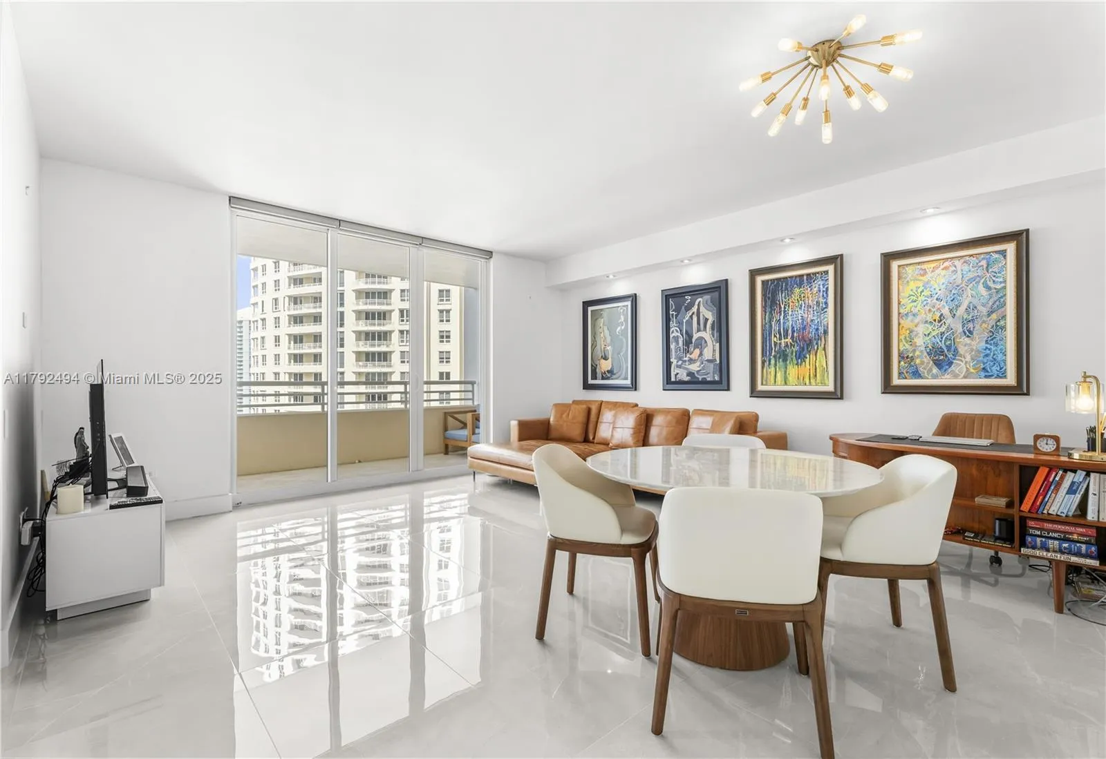 1 bedroom 1 bath for sale at 808 Brickell Key Dr # 3007, Miami FL 33131