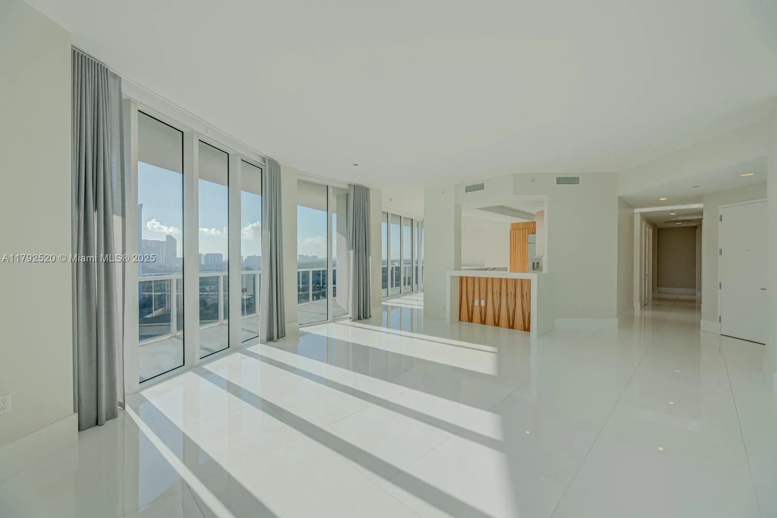 3 bedroom 3 bath for sale at 4100 Island Blvd # 1402, Aventura FL 33160