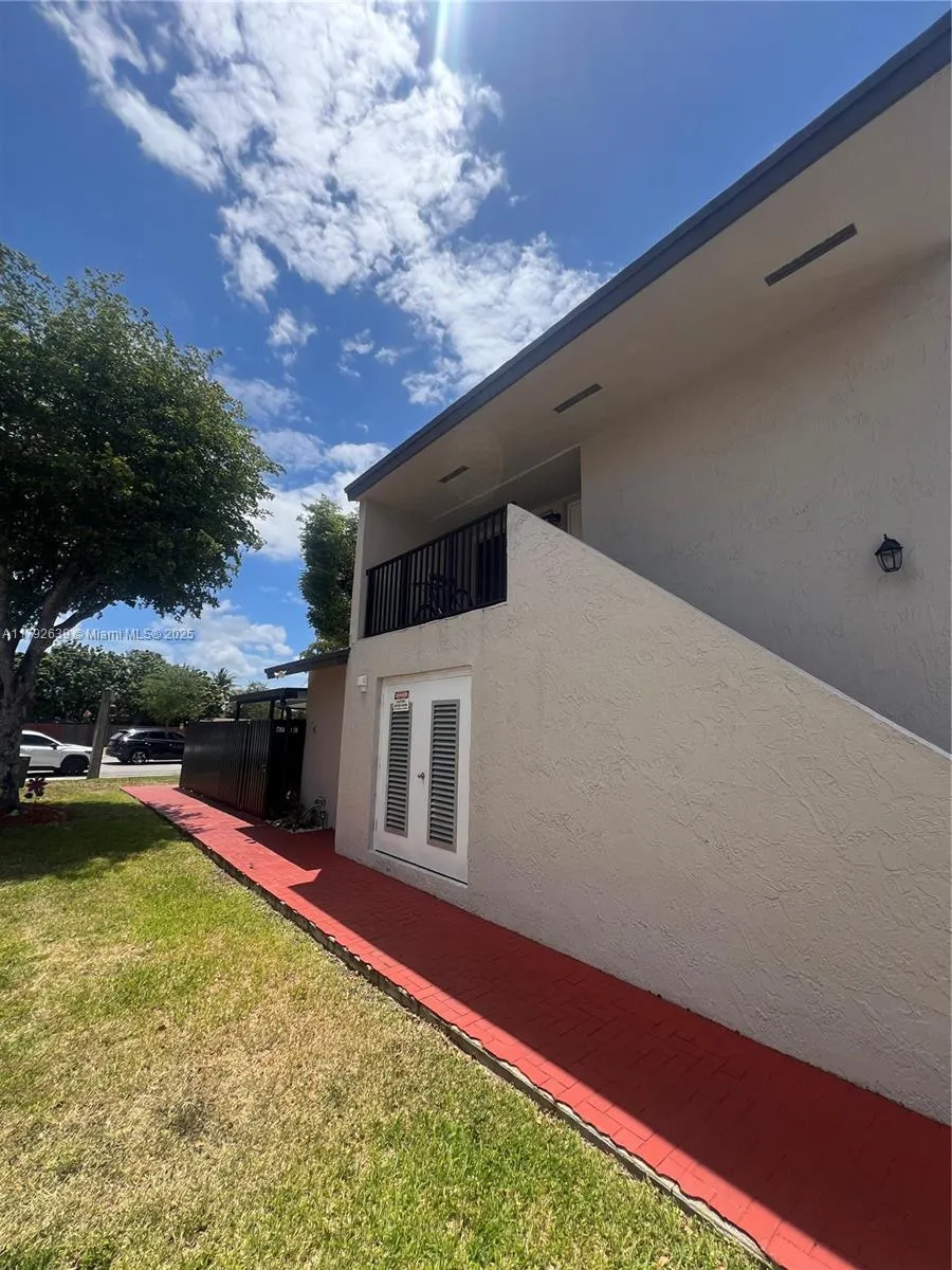6725 SW 137th Ct # 14D, Miami FL 33183