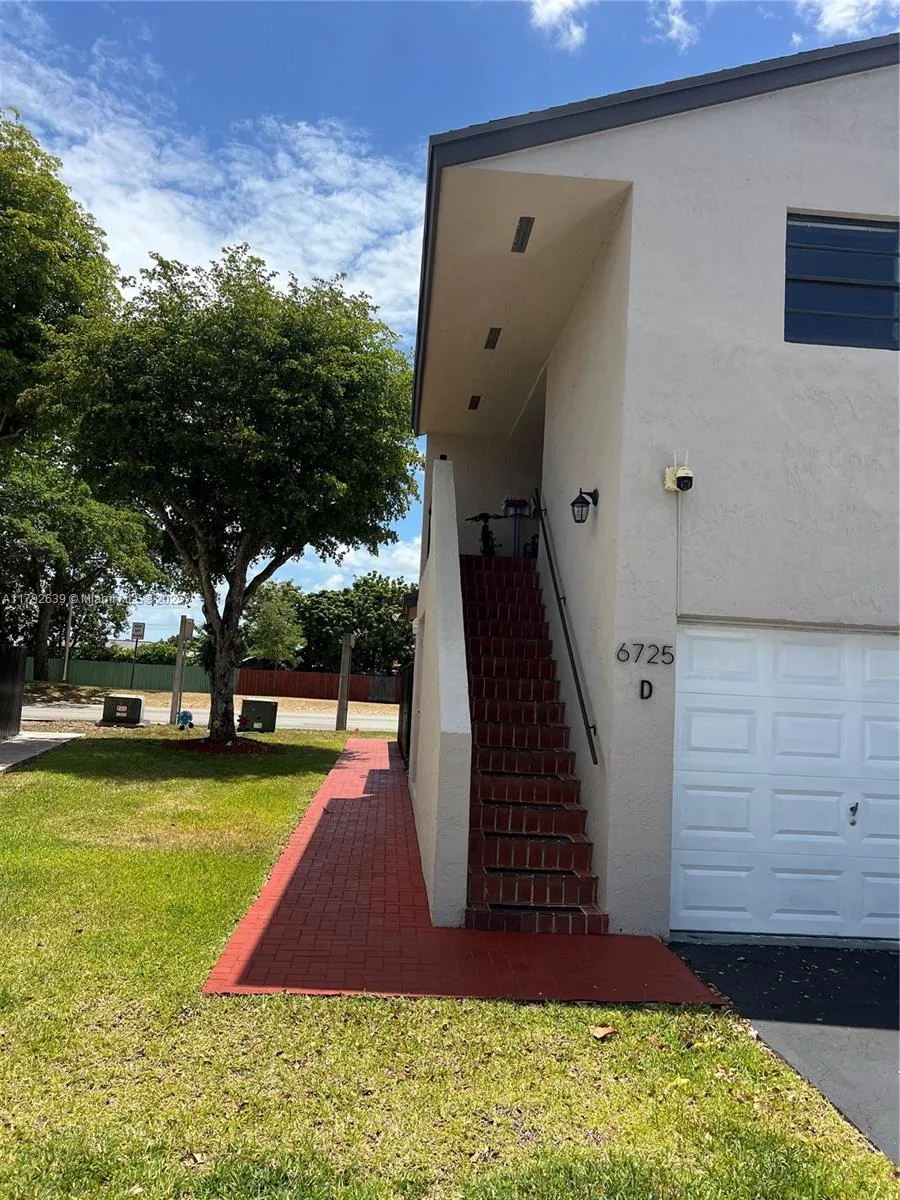 6725 SW 137th Ct # 14D, Miami FL 33183