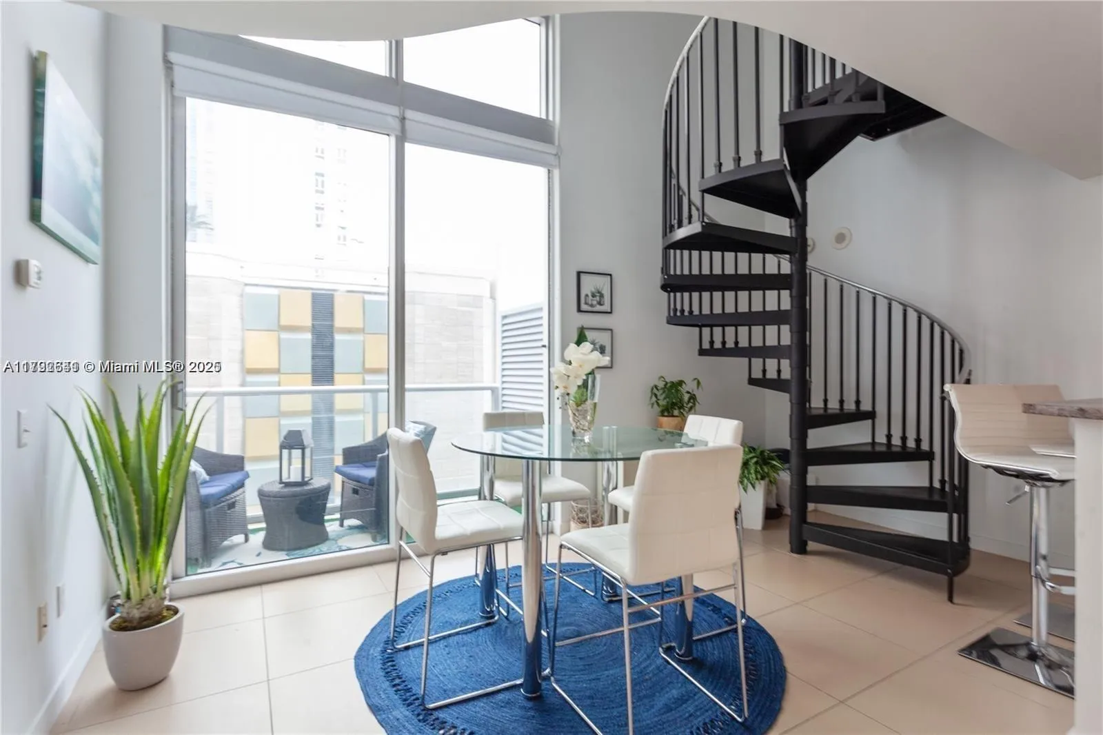 1 bedroom 1 bath for sale at 300 S Biscayne Blvd # 432, Miami FL 33131