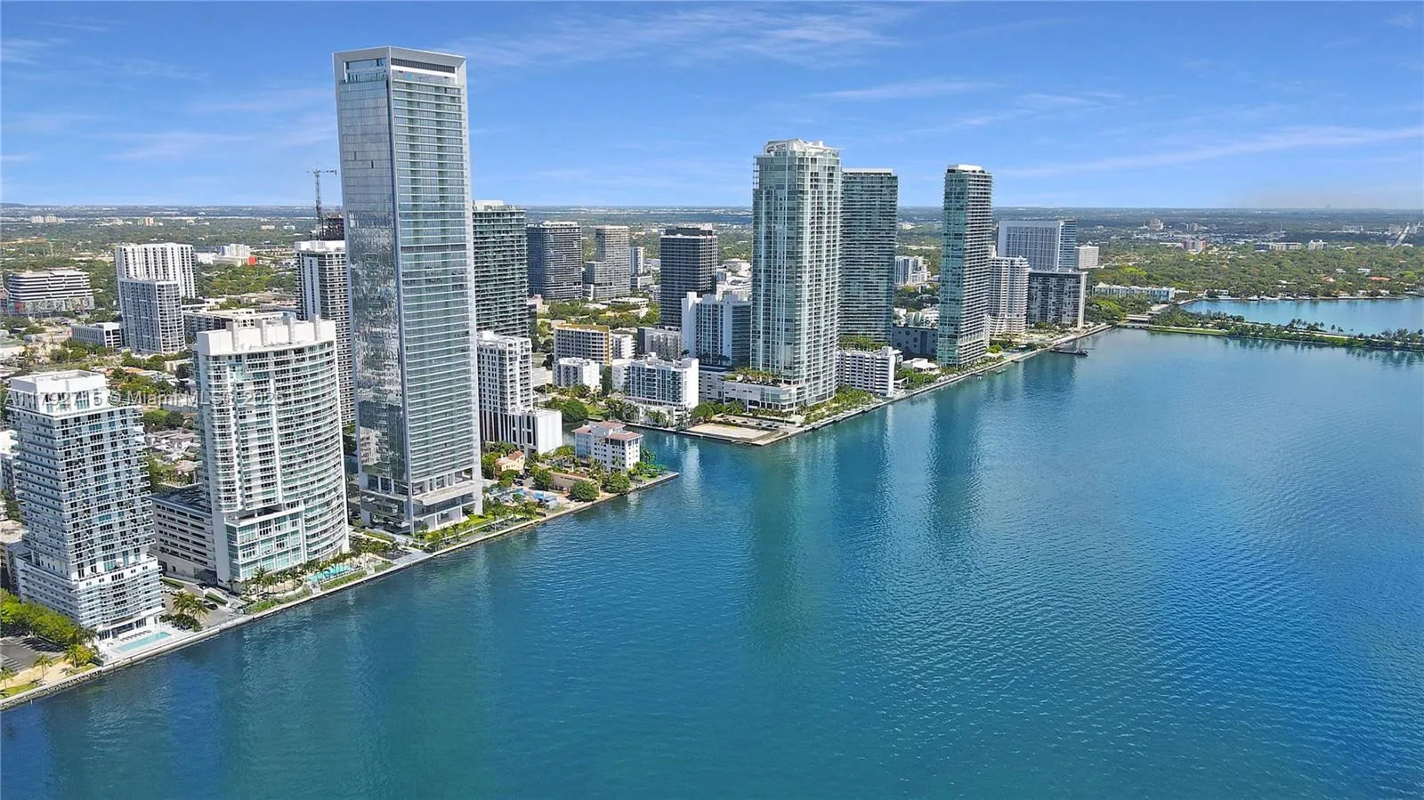 1 bedroom 1 bath for sale at 700 NE 26th Ter # 3604, Miami FL 33137