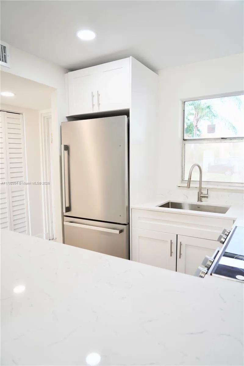 9041 Sunrise Lakes Blvd # 110, Sunrise FL 33322