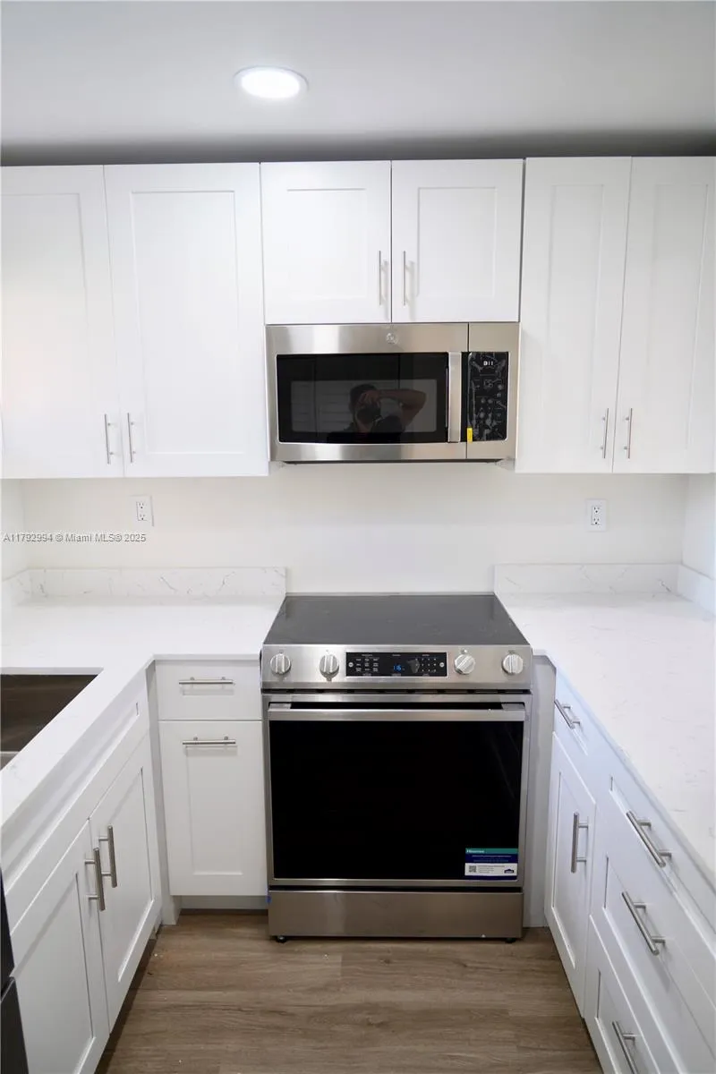 9041 Sunrise Lakes Blvd # 110, Sunrise FL 33322