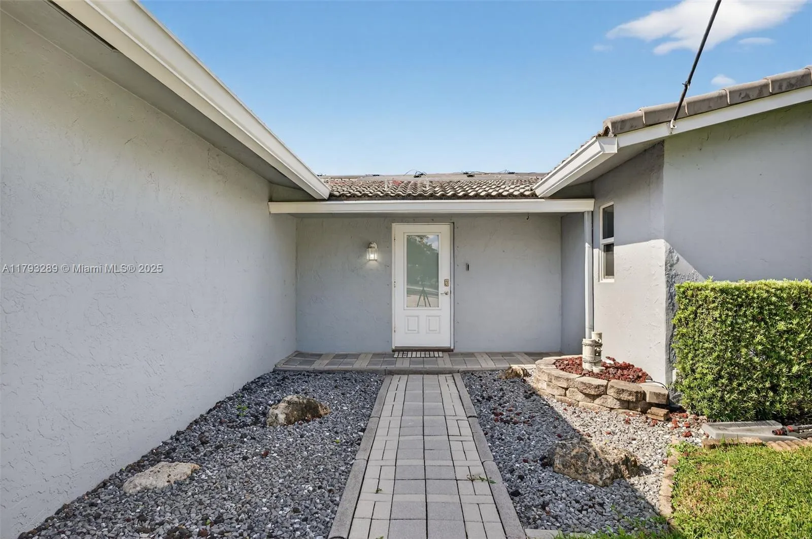 8588 NW 27th Dr, Coral Springs FL 33065