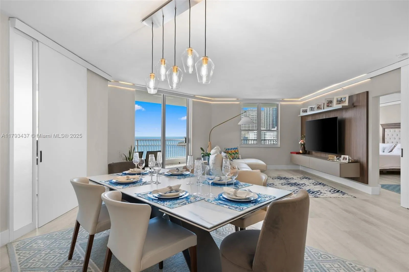 3 bedroom 2 bath for sale at 701 Brickell Key Blvd # 1812, Miami FL 33131