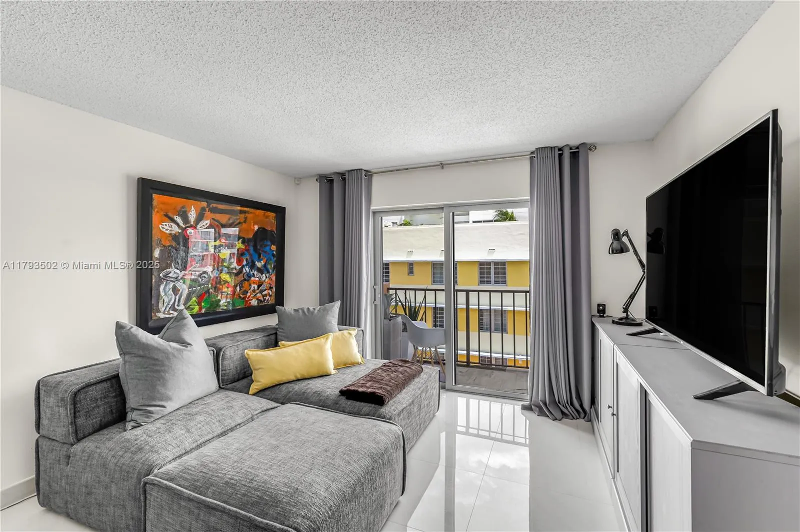 1150 Collins Ave # 403, Miami Beach FL 33139