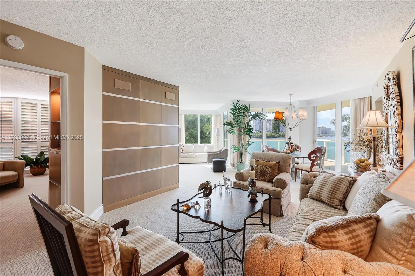 3370 Hidden Bay Dr, Aventura FL 33180